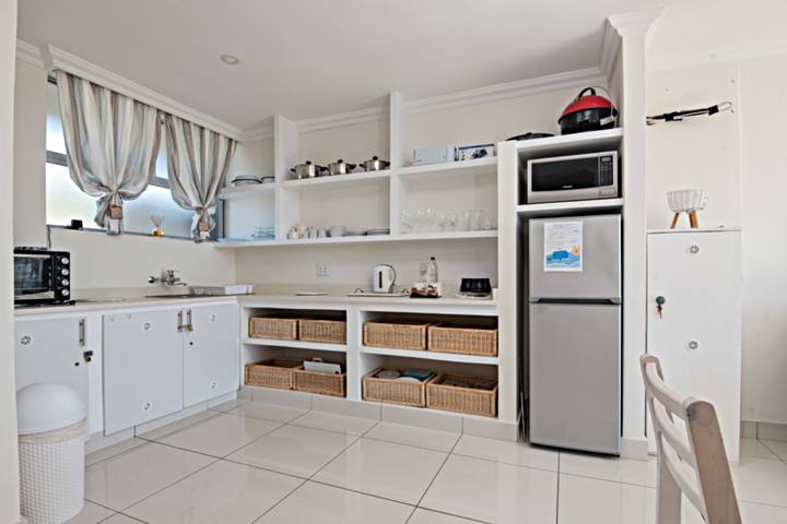 La Ballito 606 Kitchen